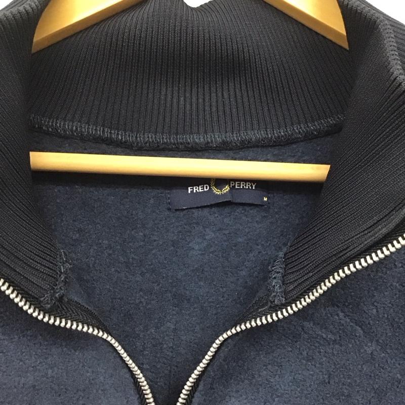 フレッドペリー FRED PERRY ニット、セーター 長袖 長袖フリースジャケット 長袖カットソー ジップアップカラー M ロゴ、文字 紺 / ネイビー /  メンズ USED 古着 中古 10145296