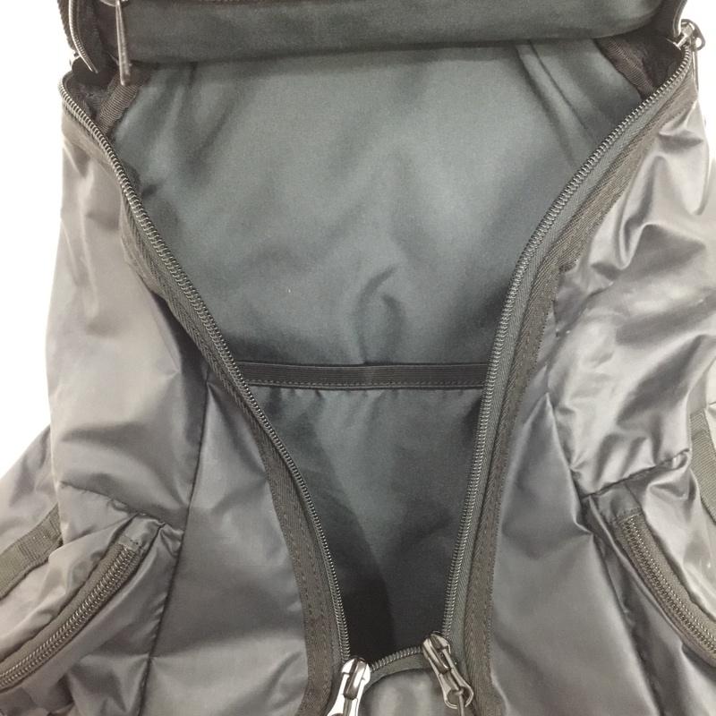 ナイキ NIKE リュックサック、デイパック リュックサック、デイバッグ バックパック QUAD ZIP SYSTEM ロゴ、文字 黒 / ブラック /  メンズ USED 古着 中古 10151065
