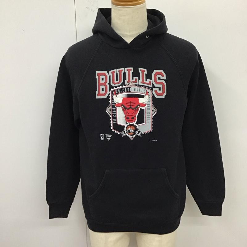 エヌビーエー NBA パーカー 長袖 CHICAGO BULLS フーディー プルオーバー 裏起毛 M ロゴ、文字 黒 / ブラック /  メンズ USED 古着 中古 10121335