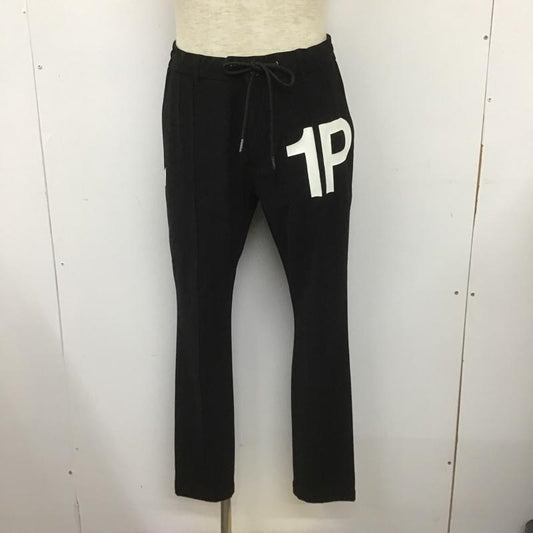 ウノピュウノウグァーレトレリラックス 1piu1uguale3 RELAX ボトムス ボトムス 総柄ロゴスラックス スウェット ジャージ カジュアルパンツ ロゴ、文字 黒 / ブラック /  メンズ USED 古着 中古 10105825