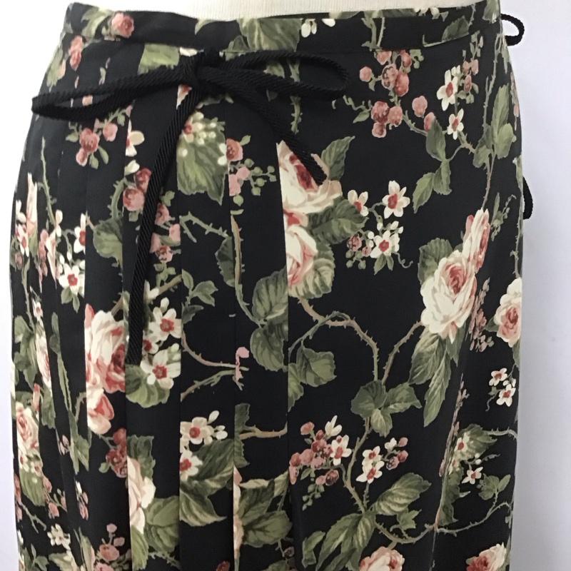 インゲボルグ INGEBORG スカート ロングスカート P021FFS21 ラップスカート 巻きスカート プリーツ 花柄 黒 / ブラック /  レディース USED 古着 中古 10108600