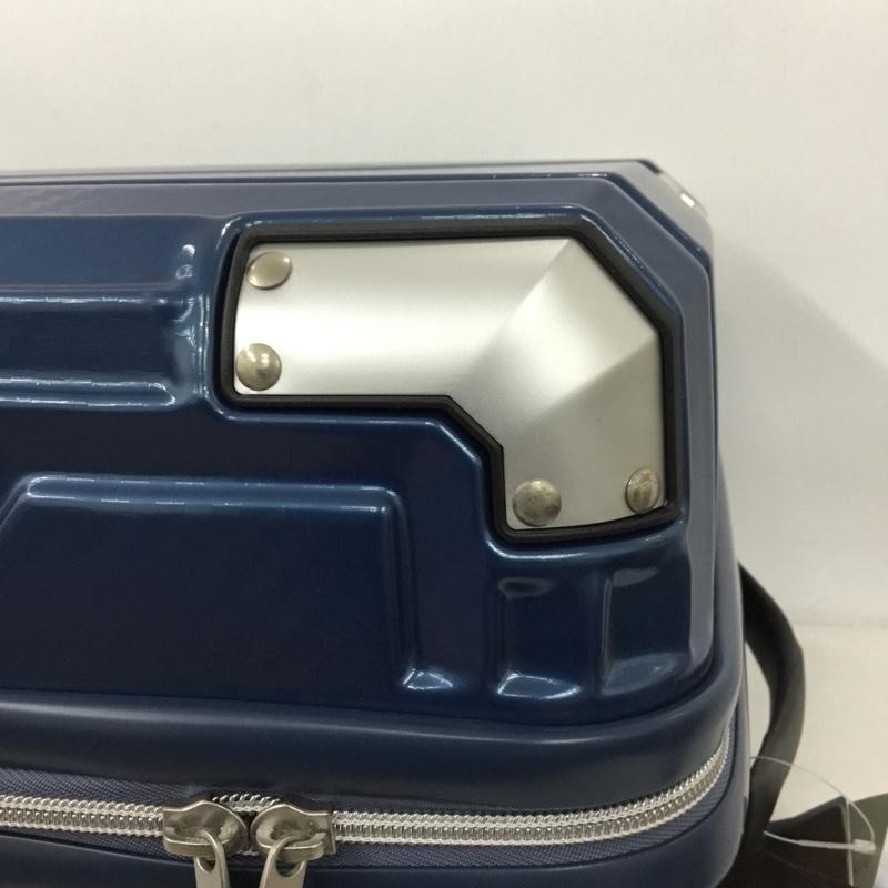 レジェンドウォーカー LEGEND WALKER スーツケース、トランク スーツケース、トランク 6720-49 円型キャリーハンドル TRAVEL BUZZER 機内持ち込み ロゴ、文字 青 / ブルー /  メンズ USED 古着 中古 10147869
