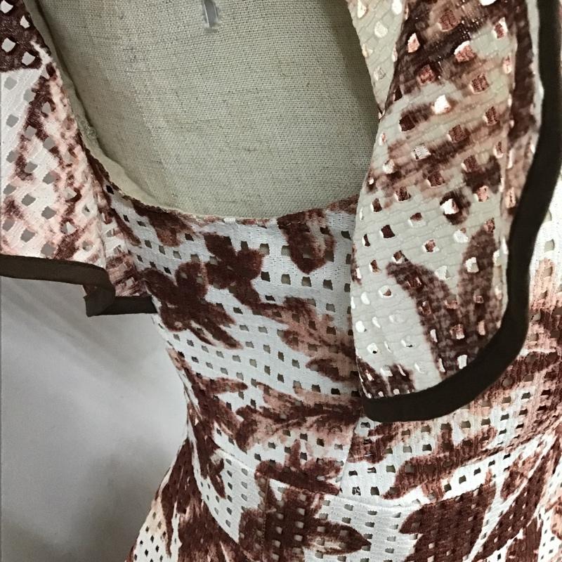 ジルスチュアート JILLSTUART ワンピース ミニスカート 092-8140028 エルザリーフ柄ワンピース ノースリーブワンピース フレアスカート 0 総柄 白 / ホワイト / X えんじ / ワインレッド /  レディース USED 古着 中古 10105947