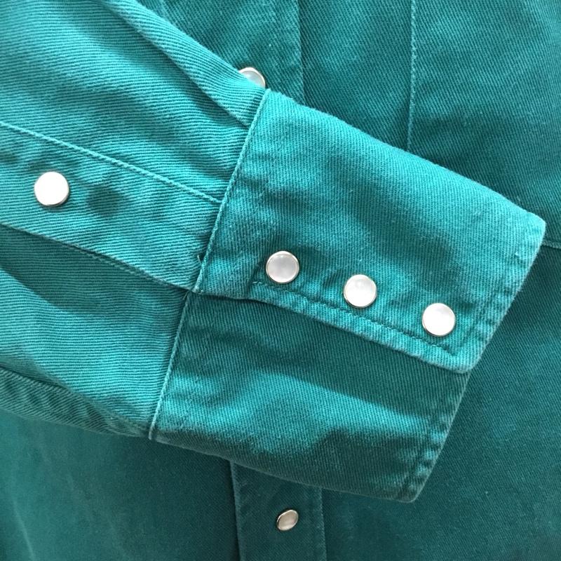 カーハート Carhartt シャツ、ブラウス 長袖 長袖シャツ カラーシャツ ポケットシャツ 長袖カットソー ロゴ、文字 緑 / グリーン /  メンズ USED 古着 中古 10115024