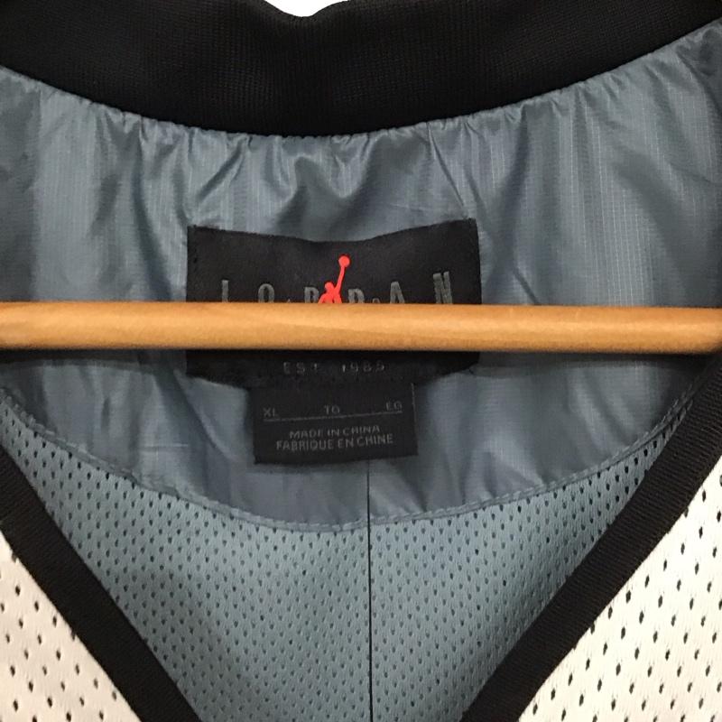 エアジョーダン AIR JORDAN ベスト ベスト dm1387-030 エンジニアドベスト ユーティリティベスト ジョーダン メッシュベスト XL ロゴ、文字 白 / ホワイト / X 紺 / ネイビー /  メンズ USED 古着 中古 10129592