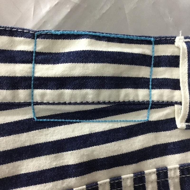 トミー TOMMY パンツ ショートパンツ M ロゴ、文字 X ストライプ 白 / ホワイト / X 青 / ブルー /  メンズ USED 古着 中古 10108740