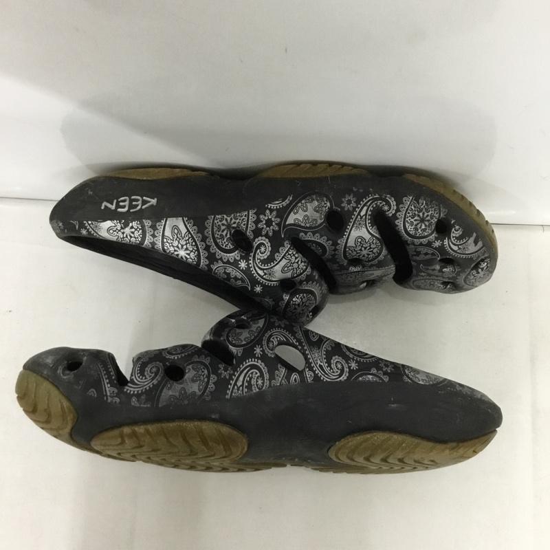 キーン KEEN サンダル サンダル ヨギ アーツ 11 ペイズリー 黒 / ブラック / X 銀 / シルバー /  メンズ USED 古着 中古 10149674