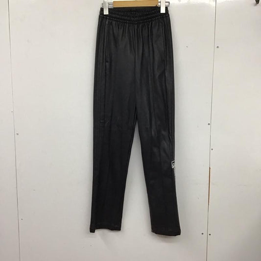 アディダス adidas パンツ ワークパンツ、ペインターパンツ 1l8012 アディブレイク ワイドパンツ XS ロゴ、文字 黒 / ブラック /  レディース USED 古着 中古 10136760