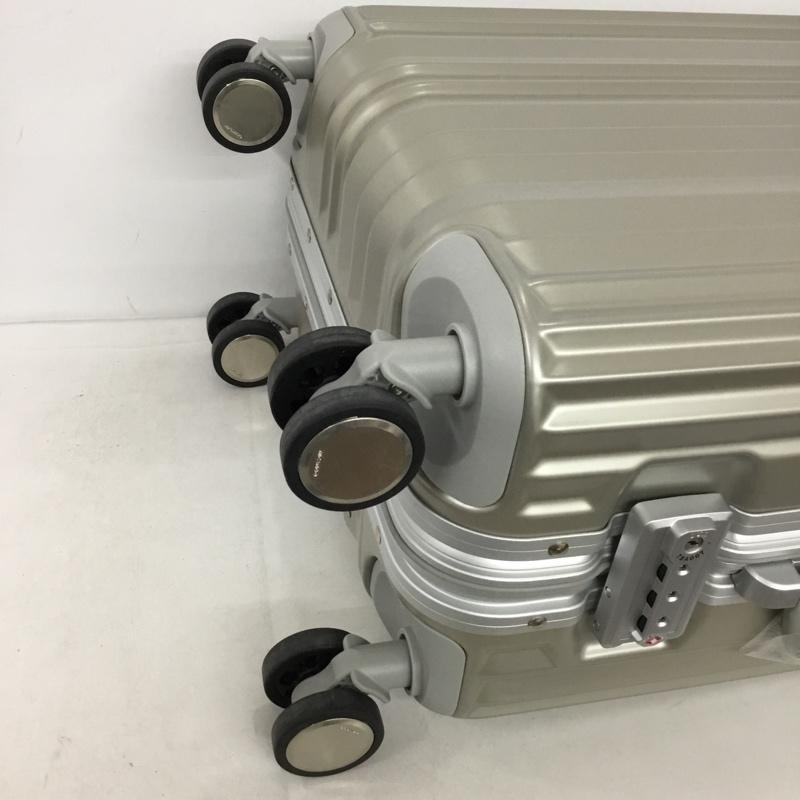 リカルド RICARDO スーツケース、トランク スーツケース、トランク AIV-19-020-4WB TSAロック キャリーケース ロゴ、文字 銀 / シルバー /  メンズ USED 古着 中古 10147577