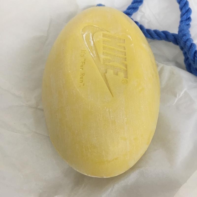 ナイキ NIKE ファッション小物 ファッション小物 FG-009 シャワーソープ 箱有 ロゴ、文字 黄 / イエロー /  メンズ USED 古着 中古 10150205