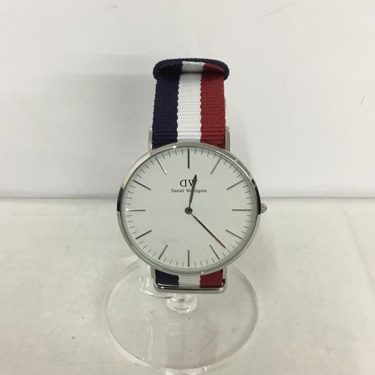 ダニエルウェリントン Daniel Wellington 腕時計 アナログ（クォーツ式） ロゴ、文字 白 / ホワイト / X 赤 / レッド / X 紺 / ネイビー /  メンズ USED 古着 中古 10134905