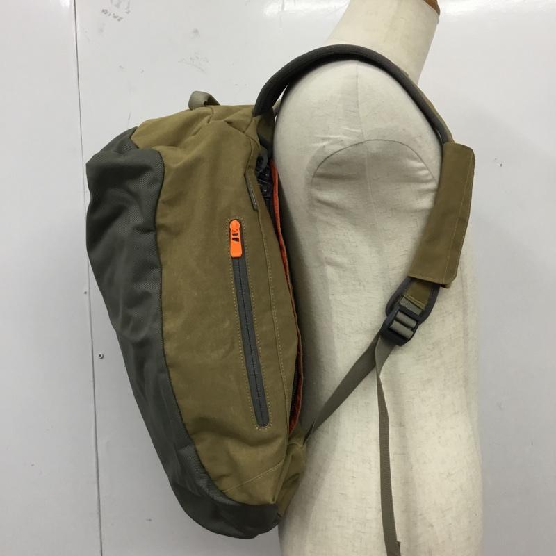 マムート Mammut リュックサック、デイパック リュックサック、デイバッグ 2510-02890 Neon Cargo キャリーバッグ アウトドア ロゴ、文字 ベージュ / ベージュ / X 灰 / グレー /  メンズ USED 古着 中古 10122813