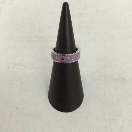 マークジェイコブス MARCJACOBS アクセサリー 指輪 THE MEDALLION RING SCALLOPED ザ メダリオン リング スカラップ 11号 ロゴ、文字 紫 / パープル /  レディース USED 古着 中古 10133409