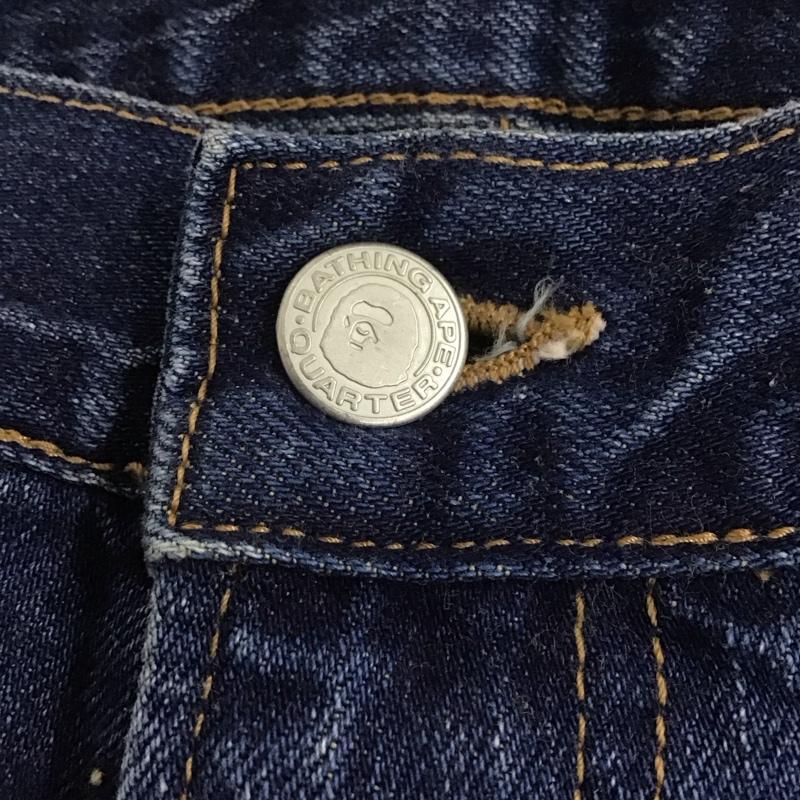 アベイシングエイプ A BATHING APE パンツ デニム、ジーンズ スターペイントデニム XL ワンポイント 青 / ブルー /  メンズ USED 古着 中古 10139516