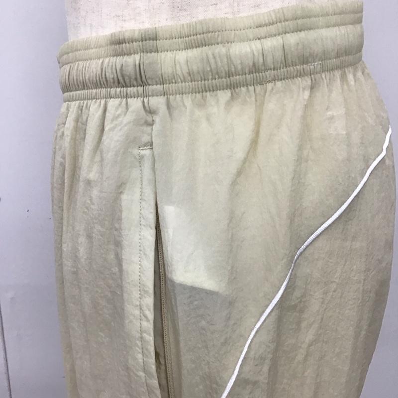 ナイキ NIKE パンツ ワークパンツ、ペインターパンツ dq5044-206 ウーブンパンツ ラタン サッカーフットサルウェアー ジャージ XL ロゴ、文字 オフホワイト / オフホワイト /  メンズ USED 古着 中古 10112726