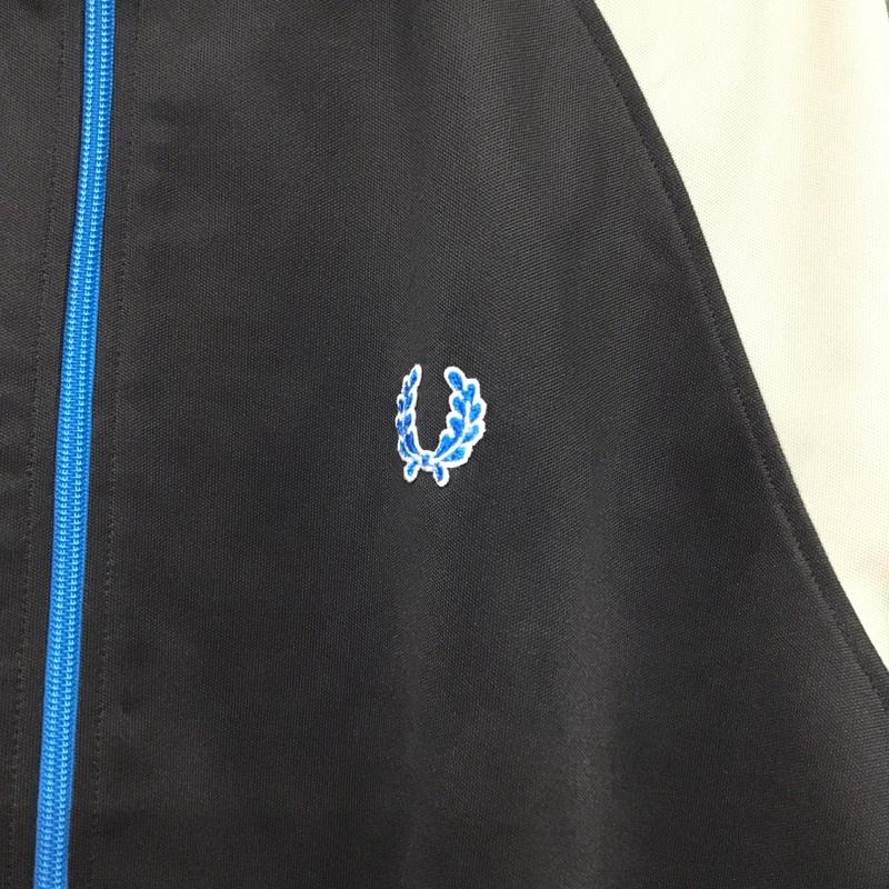 フレッドペリー FRED PERRY ジャケット、上着 ジャンパー、ブルゾン ジップアップジャケット ジャージ アウター M ロゴ、文字 黒 / ブラック / X 灰 / グレー / X 青 / ブルー /  メンズ USED 古着 中古 10149950
