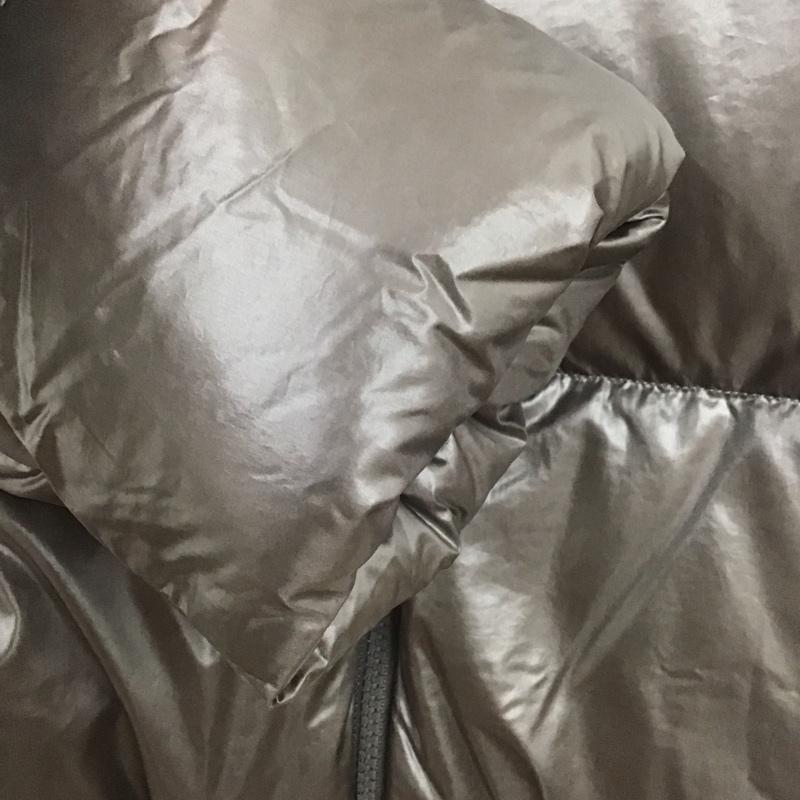 ユニクロ UNIQLO ジャケット、上着 ダウンジャケット 211-450456 ウルトラライトダウンシャイニーボリュームジャケット フェザー L 無地 灰 / グレー /  レディース USED 古着 中古 10147746