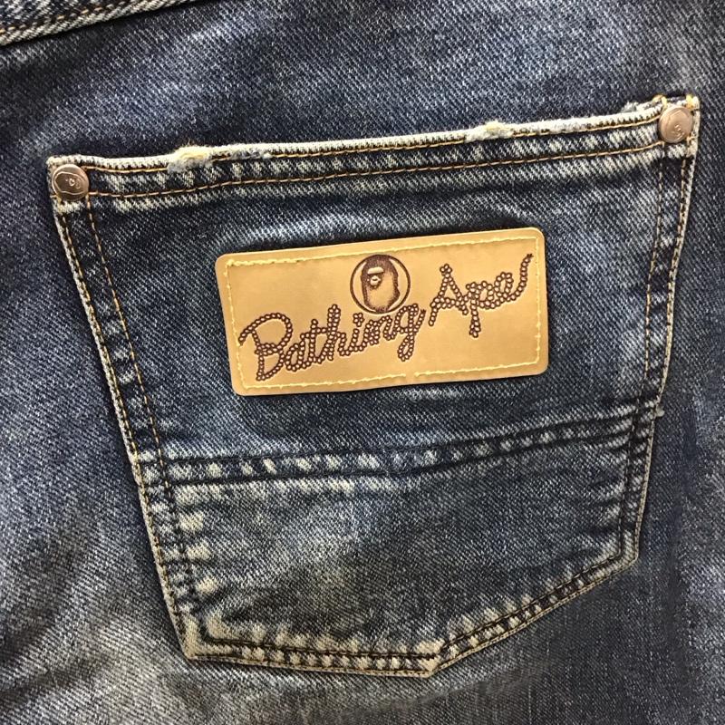 アベイシングエイプ A BATHING APE パンツ デニム、ジーンズ デニムパンツ ストレートパンツ スリムパンツ カジュアルパンツ S 無地 インディゴ / インディゴ /  メンズ USED 古着 中古 10111698