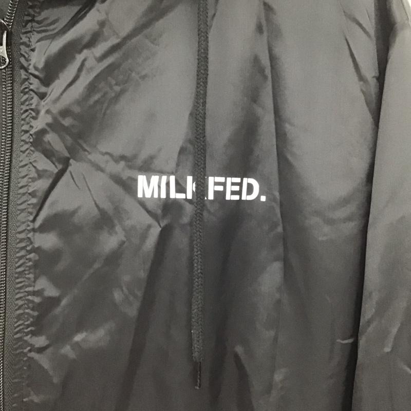 ミルクフェド MILKFED. ジャケット、上着 ジャンパー、ブルゾン ナイロンジャケット ジップアップパーカー アウター ロゴ、文字 黒 / ブラック /  レディース USED 古着 中古 10132660