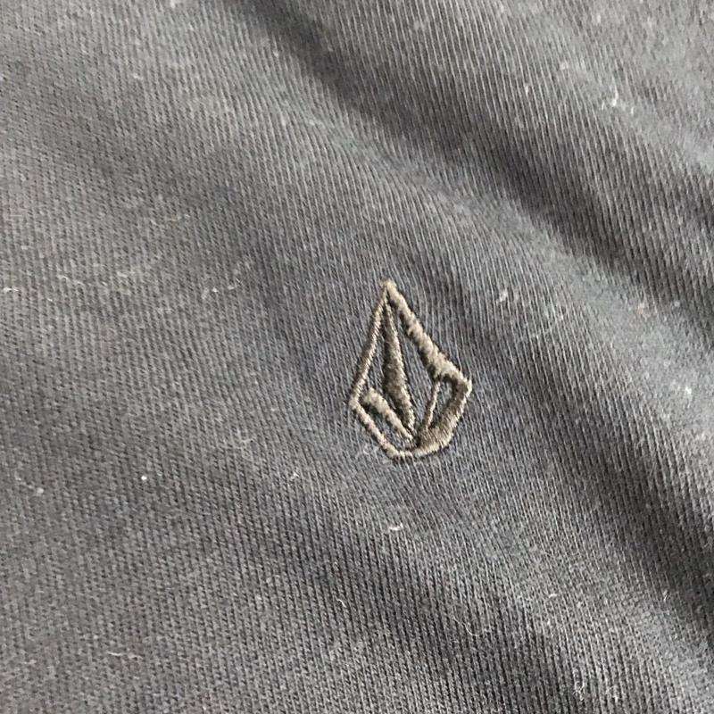 ボルコム VOLCOM ポロシャツ 半袖 半袖ポロシャツ カラーシャツ 半袖カットソー ロゴ、文字 紺 / ネイビー /  メンズ USED 古着 中古 10139829
