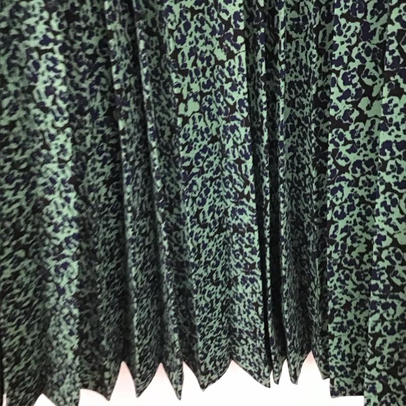 グリーンレーベルリラクシング green label relaxing スカート ロングスカート 3524-699-2195 プリーツ ロング スカート レオパード ヒョウ柄・レオパード柄 緑 / グリーン /  レディース USED 古着 中古 10131658