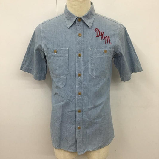 デウスエクスマキナ DEUS EX MACHINA シャツ、ブラウス 半袖 DMP75506 SERVICE SS CHAMBRAY SHIRT シャンブレー XS ロゴ、文字 水色 / ライトブルー /  メンズ USED 古着 中古 10113084