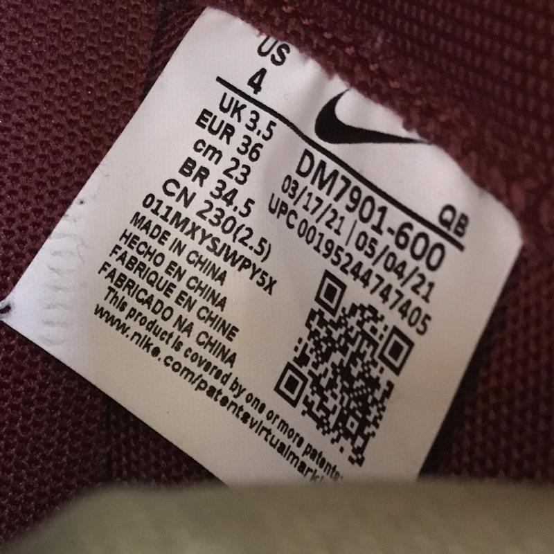 ナイキ NIKE スニーカー スニーカー DM7901-600 KAWS sacai Nike Blazer Low 23.0cm ロゴ、文字 ボルドー / ボルドー /  レディース USED 古着 中古 10133951