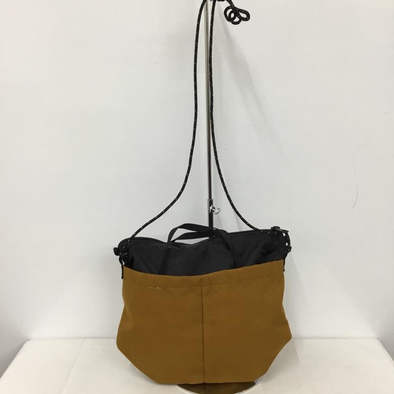 ケルティ KELTY ショルダーバッグ ショルダーバッグ サコッシュ ロゴ、文字 キャメル / キャメル / X 黒 / ブラック /  レディース USED 古着 中古 10144893