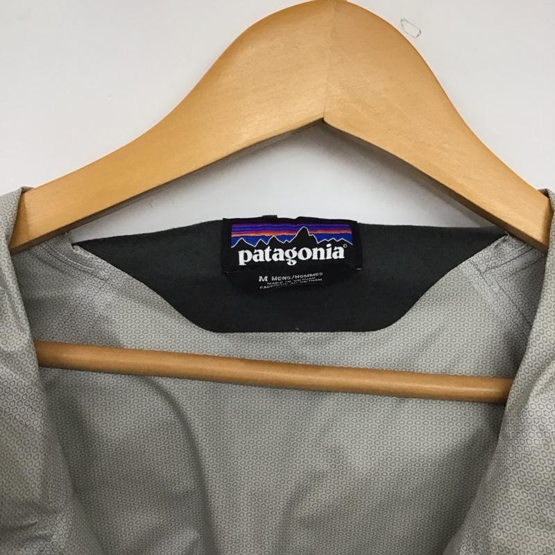 パタゴニア patagonia ジャケット、上着 ジャンパー、ブルゾン ジップアップジャケット ナイロンジャケット アウター パーカー M ロゴ、文字 ダークグレー / ダークグレー /  メンズ USED 古着 中古 10147377