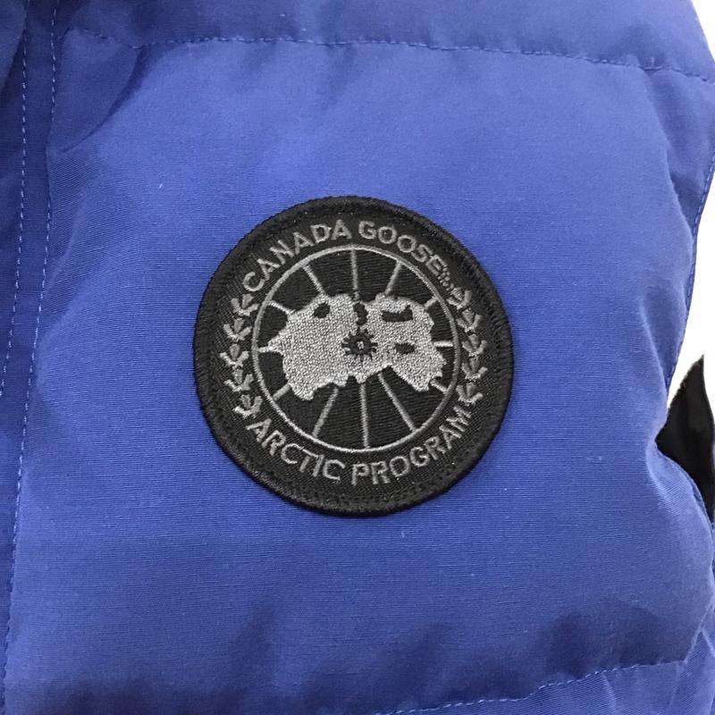 カナダグース CANADA GOOSE ジャケット、上着 ダウンベスト ジップアップダウンベスト ノースリーブ アウター S ロゴ、文字 青 / ブルー /  メンズ USED 古着 中古 10122127