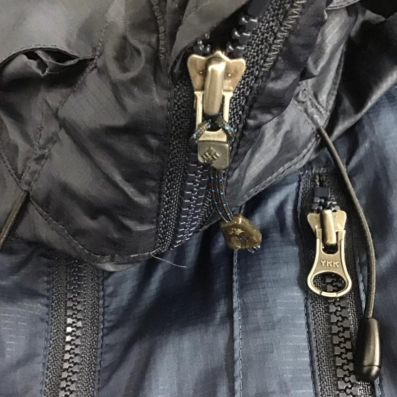 コロンビア Columbia ジャケット、上着 ジャケット、ブレザー ジップアップジャケット ナイロンジャケット アウター L ロゴ、文字 紺 / ネイビー /  メンズ USED 古着 中古 10142939