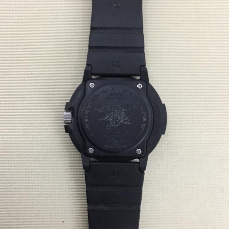 ルミノックス LUMINOX 腕時計 アナログ（クォーツ式） 3000シリーズ ラバーベルト ロゴ、文字 黒 / ブラック /  メンズ USED 古着 中古 10148656