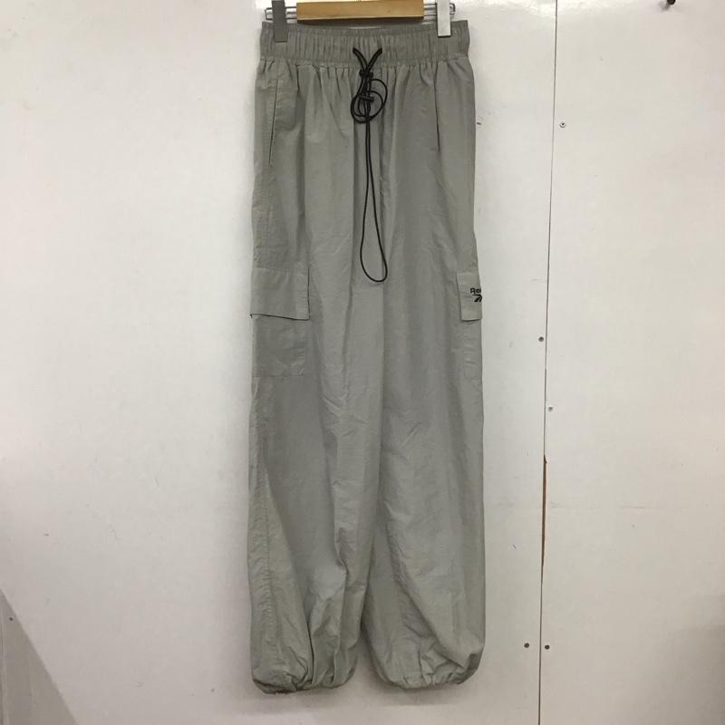 リーボック Reebok ボトムス ボトムス A4431RR トレーニングパンツ スポーツウェア 裾絞りパンツ パラシュートパンツ M ロゴ、文字 灰 / グレー /  レディース USED 古着 中古 10149489