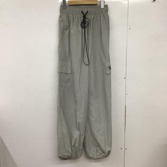 リーボック Reebok ボトムス ボトムス A4431RR トレーニングパンツ スポーツウェア 裾絞りパンツ パラシュートパンツ M ロゴ、文字 灰 / グレー /  レディース USED 古着 中古 10149489