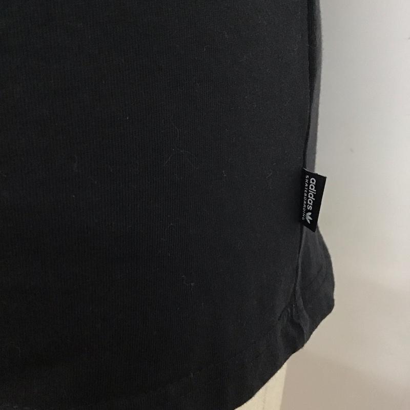 アディダス adidas Tシャツ 半袖 DH3865 クルーネック プリント M ロゴ、文字 黒 / ブラック /  メンズ USED 古着 中古 10123284