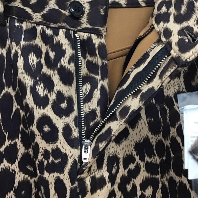 アーバンリサーチ URBAN RESEARCH パンツ ワークパンツ、ペインターパンツ レオパードフレアワイドパンツ カジュアルパンツ フレアパンツ S ヒョウ柄・レオパード柄 マルチカラー / マルチカラー /  レディース USED 古着 中古 10133041
