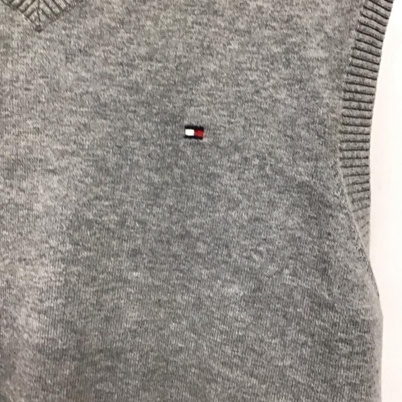 トミーヒルフィガー TOMMY HILFIGER ベスト ベスト ニットベスト ノースリーブカットソー プルオーバー M ロゴ、文字 灰 / グレー /  メンズ USED 古着 中古 10147304