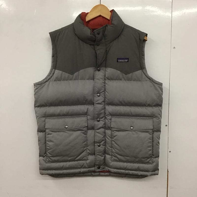 パタゴニア patagonia ベスト ベスト ダウンベスト ノースリーブ 前ボタン L ロゴ、文字 灰 / グレー /  メンズ USED 古着 中古 10146736