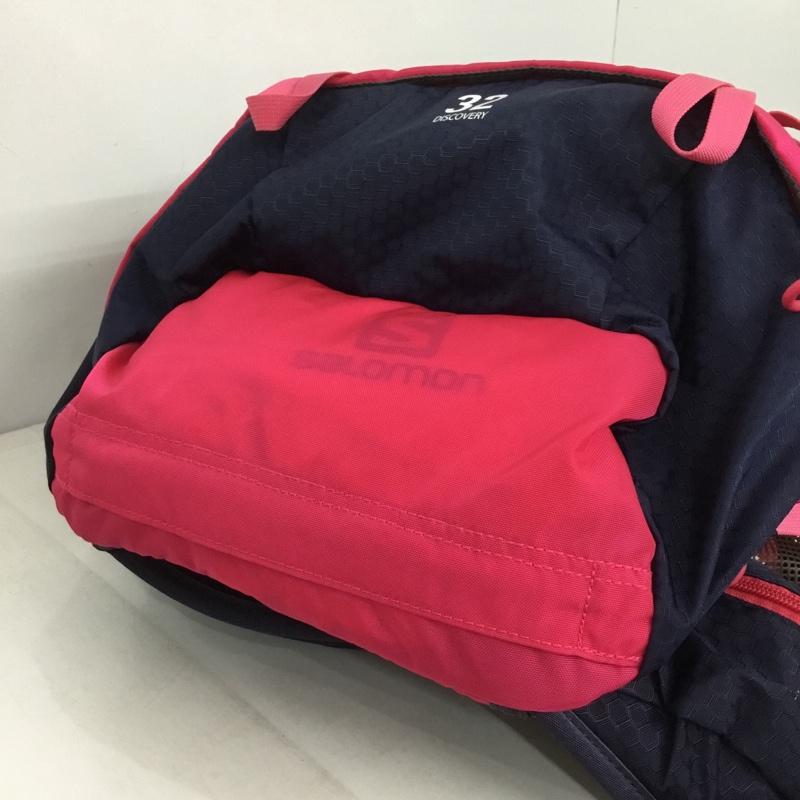 サロモン SALOMON リュックサック、デイパック リュックサック、デイバッグ 1284452 DISCOVERY 32 バックパック 登山リュック ロゴ、文字 桃 / ピンク / X 紺 / ネイビー /  メンズ USED 古着 中古 10140213