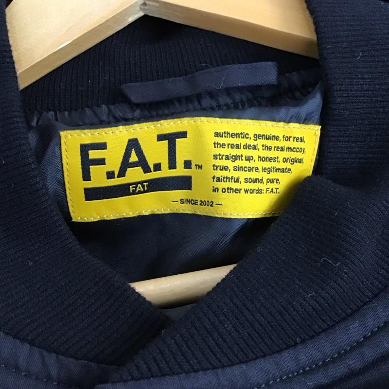 エフエイティー FAT ジャケット、上着 ジャケット、ブレザー F32310-JK06 カジュアルジャケット アウター ノーカラージャケット ロゴ、文字 黒 / ブラック /  メンズ USED 古着 中古 10149545