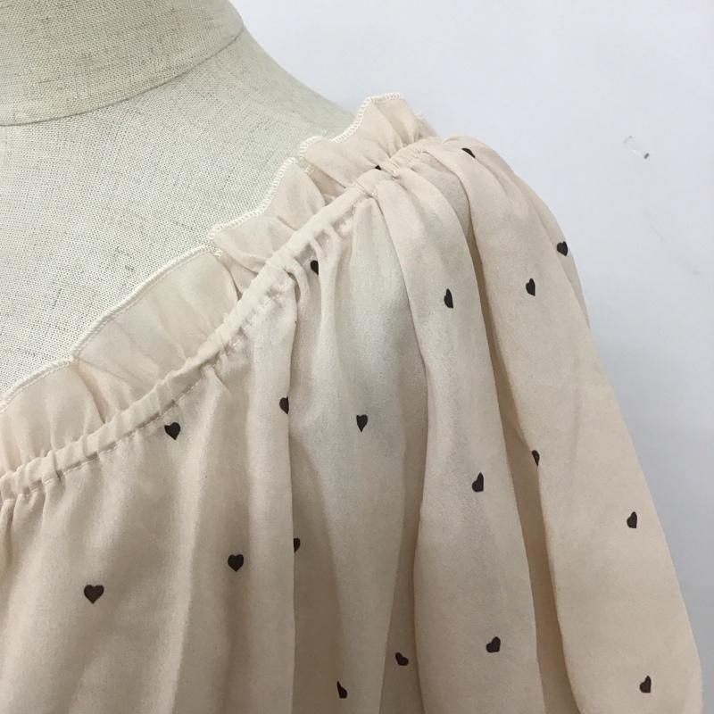ナイスクラップ NICE CLAUP カットソー 半袖 半袖カットソー パフスリーブカットソー フレアカットソー FREE 総柄 ベージュ / ベージュ /  レディース USED 古着 中古 10110900