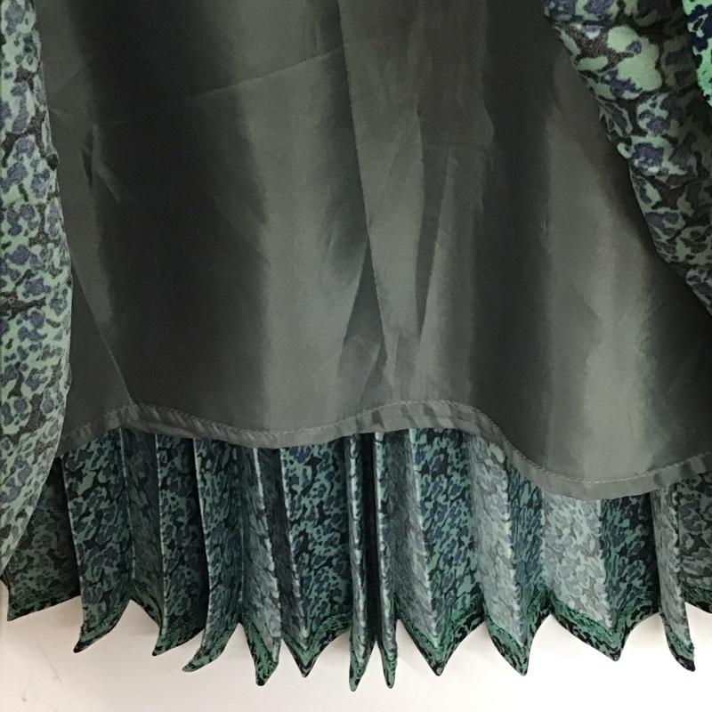 グリーンレーベルリラクシング green label relaxing スカート ロングスカート 3524-699-2195 プリーツ ロング スカート レオパード ヒョウ柄・レオパード柄 緑 / グリーン /  レディース USED 古着 中古 10131658