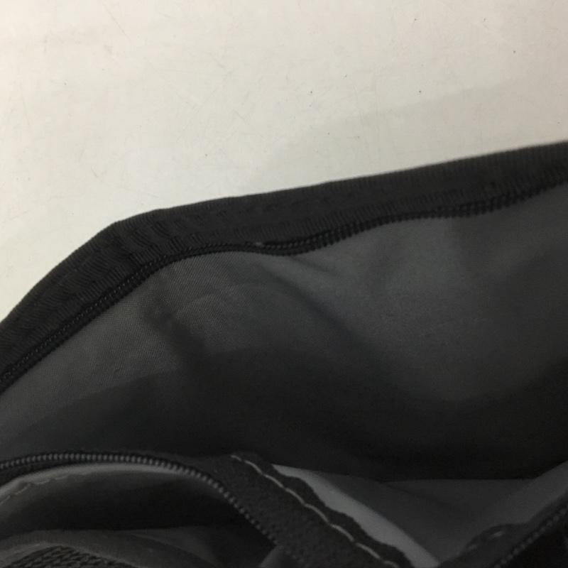 ステューシー STUSSY 財布 二つ折り モノグラム柄 総柄 黒 / ブラック /  メンズ USED 古着 中古 10146887