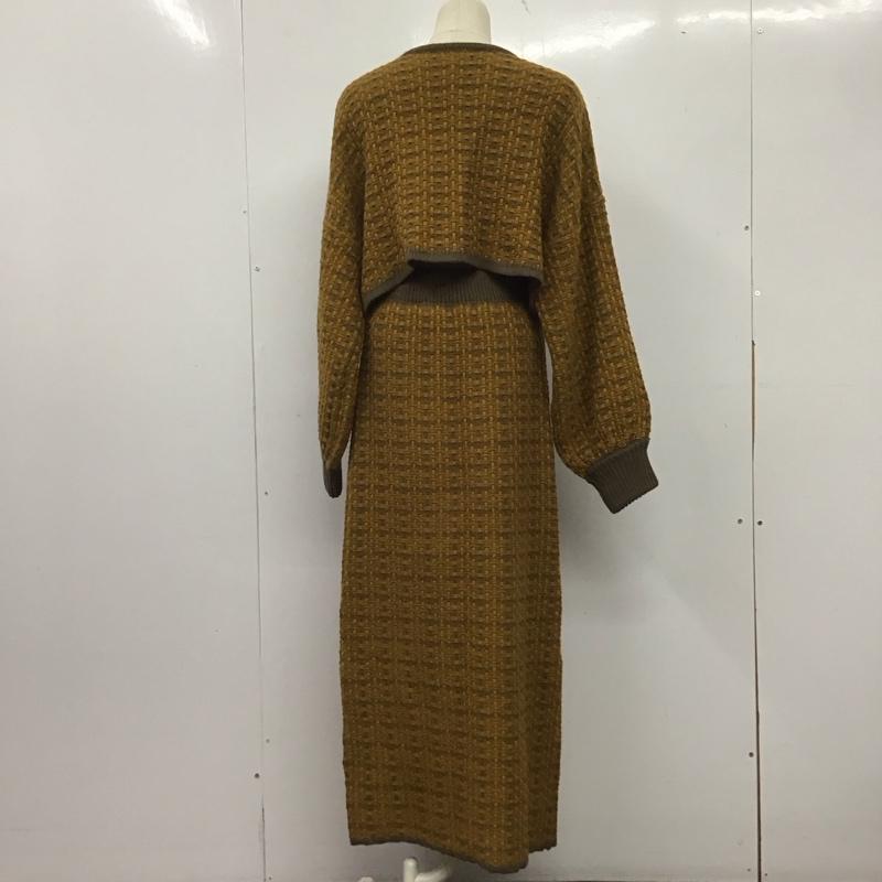 レイカズン Ray Cassin セットアップ セットアップ 519-939050 ノーカラーショート丈ジャケット ニットスカート FREE チェック 茶 / ブラウン / X キャメル / キャメル /  レディース USED 古着 中古 10142303