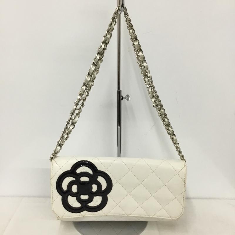 クレイサス CLATHAS ショルダーバッグ ショルダーバッグ 2WAY クラッチバッグ キルティング チェーン ワンポイント 白 / ホワイト /  レディース USED 古着 中古 10141660