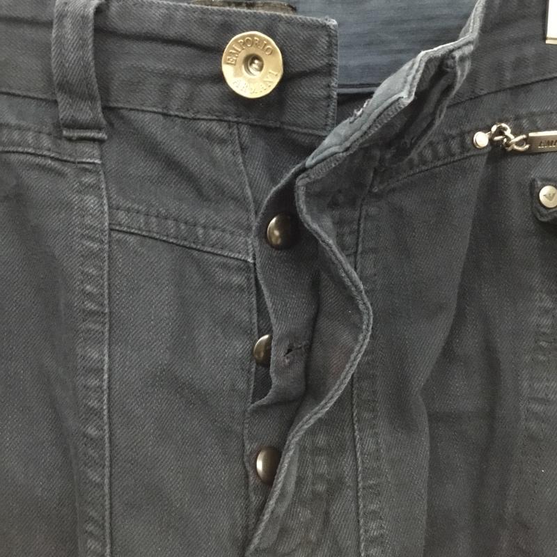エンポリオアルマーニ EMPORIO ARMANI パンツ ショートパンツ ショートパンツ ハーフパンツ カジュアルパンツ デニムパンツ カーゴパンツ 無地 紺 / ネイビー /  メンズ USED 古着 中古 10110040