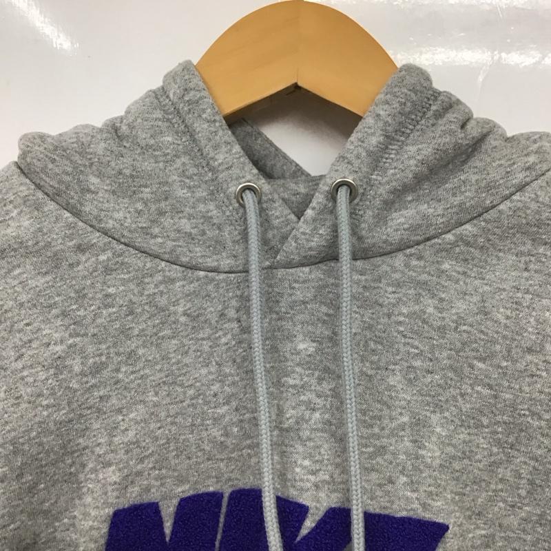 ナイキ NIKE パーカー 長袖 FN3105-063 長袖パーカー プリントスウェット プルオーバー M ロゴ、文字 灰 / グレー /  メンズ USED 古着 中古 10131985