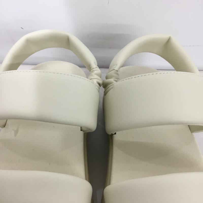 プーマ PUMA サンダル サンダル CFB-0325 MAYU PUFFY 23cm 厚底 タグ付き 23.0cm ロゴ、文字 アイボリー / アイボリー /  レディース USED 古着 中古 10151183
