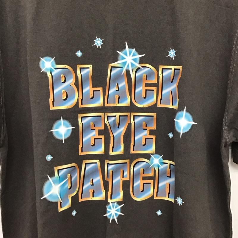 ブラックアイパッチ Black eye patch Tシャツ 半袖 半袖カットソー プリントTシャツ クルーネックカットソー M ロゴ、文字 ダークグレー / ダークグレー /  メンズ USED 古着 中古 10149973