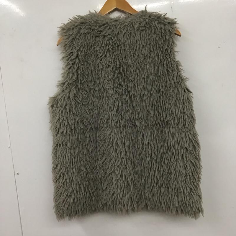 アズールバイマウジー AZUL BY MOUSSY ベスト ベスト 250GAc30-080H プードルフェイクファーベスト M 無地 灰 / グレー /  レディース USED 古着 中古 10136643
